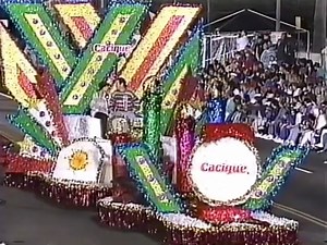 282K views · 8.6K reactions | Hollywood Christmas parade 32 years ago today, with the cast of The Adventures of Brisco County Jr. #hollywoodchristmasparade #theadventuresofbriscocountyjr #BruceCampbell #JuliusCarry | Bruce Campbell Memes | Facebook