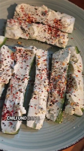 Keto Sommer Snack Gurke, Frischkäse und Lachs #rezept #keto #ketosnack