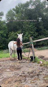 Bath time for our new kids, Sundance, June and Symphony ❤️. As we flush the past of out of our bodies and refill our tanks with goodness and love, those dark memories come back to the surface. It’s easier to push the good things away so we don’t have to feel what we suppressed for so long.. and that’s no difference for any species. The first month our new kids are home are some of my favorite memories because we are working through this traum@s together and creating a new safe space. Bath time c