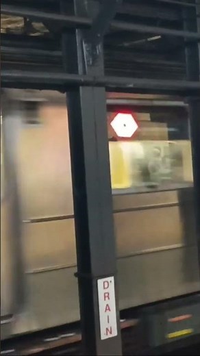 MTA: Bronx Bound R62A (6) arrives 86th St - 11/8/2025