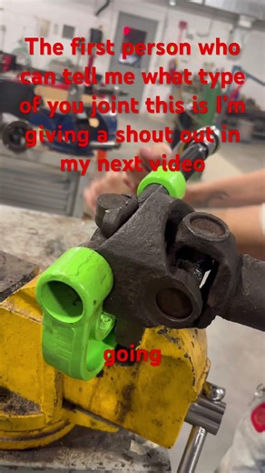 U-joint removal at workbench #automobile #mechanic #mechaniclife #diy #cars #repair