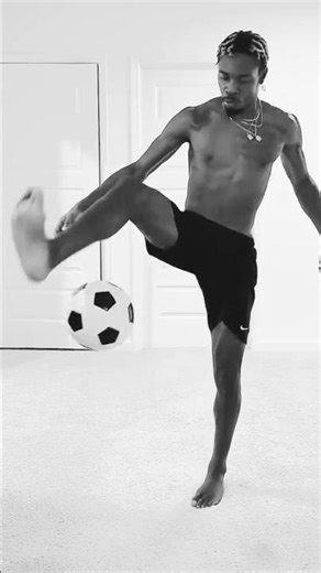 2 advanced flickups 🔥🔥🔥 #futbol #futebol #football #soccer #soccershorts #footy #fussball