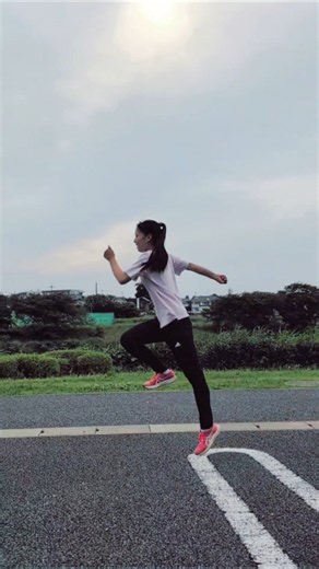 💙【Track & Field】🍊 Amanatsu's Track Training Today #TrackAndField #FemaleAthlete #RunningClass #Co...