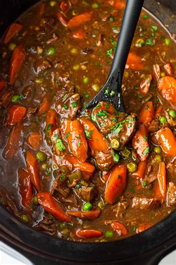 This is THE BEST Crockpot Beef Stew! 🤩 Ultra fall-apart tender beef and rich gravy over mashed potatoes. I mean...!! Recipe in the comments below! ⬇ | Cooking For My Soul