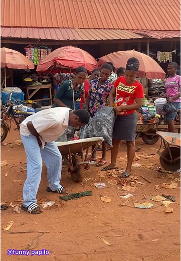 Hilarious Public Toilet Prank