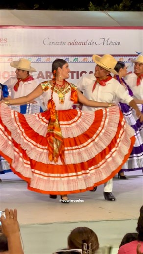 29K views · 608 reactions | Ritmo de mi costa (presentación completa) Compañia Folklorica "Ritmo de Mi Raza" A.C. Y la orquesta costa mía 40 bailarines en escena, música viva y toda una producción en esta gran espectáculo (Danza de los diablos, Rio Grande , Pochutla, Pinotepa, Huatulco, Tututepec , Jamiltepec, Cacahuatepec , etc) | Edwin Rosales | Facebook