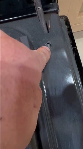 Easy oven door installation