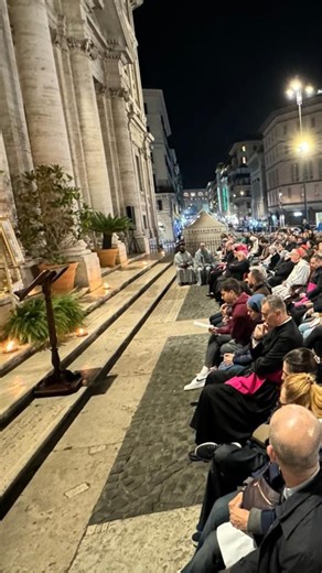 Cardinal Pietro Parolin led the second night of the recitation of the Holy Rosary at the Basilica of St. Mary Major in suffrage for Pope Francis. “In tonight’s prayer as well, we entrust our beloved Holy Father Francis to Most Holy Mary, Salus Populi Romani.” | Vatican News