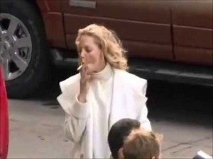 Katherine Heigl smoking