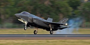 Air Force F-35 Landing Gear Collapses When Landing