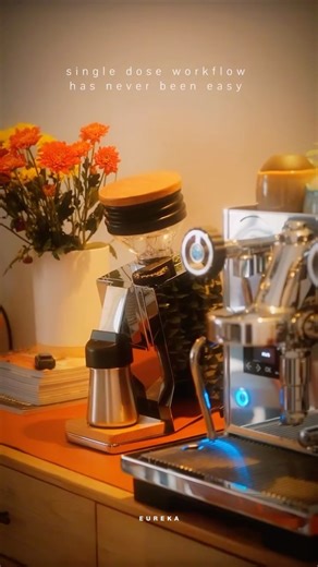 Kape ni Papa on Instagram: "New Year New Grinder ✨ Taking a first look at the Eureka Oro Mignon Single Dose Pro. Featuring 65mm Diamond Inside® burrs, a tilted design for zero retention, and those stunning oak accents. This isn't just a grinder; it’s the heart of the setup. #EurekaMignon #EurekaGrinders"