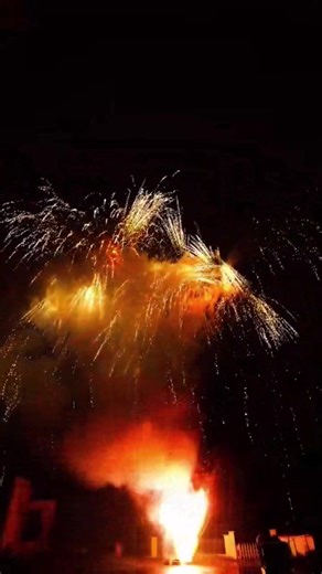 888 Shots FANTASTIC FIREWORKS CAKE #fireworks #fireworksdisplay #fireworkshow #Boom #FourthofJuly #4thofJuly #huge #pyro #pyrography | Pyro Lovers United