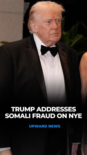 Upward News on Instagram: "At his Mar-a-Lago New Year’s Eve speech, President Trump claimed blue states were running a massive fraud operation: “They stole $18 billion… It was a giant scam.” He named California, New York, and Minnesota as targets for federal investigation. His administration has already frozen federal child care funds and is signaling broader crackdowns. “These states will all be under investigation,” said Press Secretary Karoline Leavitt. Homeland Security and the FBI are now i