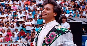 “Juan Gabriel: Debo, puedo y quiero”: Netflix desentierra el alma del ‘Divo de Juárez’ en una serie documental que lo hace aún más divino