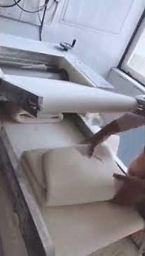 The automatic dough sheeter machine/Chinese bun dough roller flatter press machine