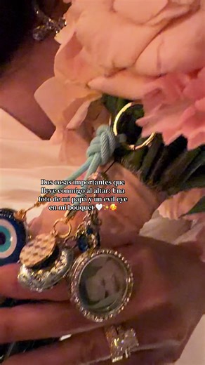 Mi Papá presente y un evil eye para atrapar cualquier energía que no me pertenecia en ese momento! :) #evileye #ojoturco🧿 #loscabos #wedding #bride