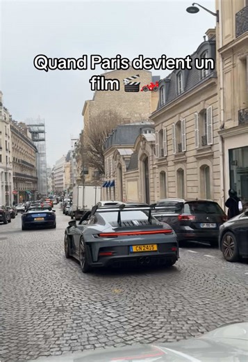 Balade sur Paris en Porsche : entre monstres et cinéma