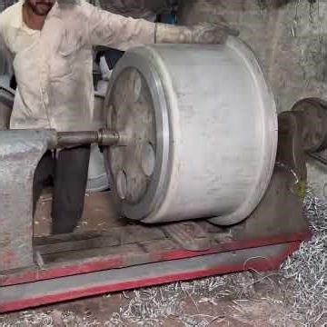 Aluminium Recycling – Huge Cooking Pots Production