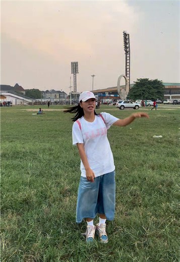 Gymnastic Fun with Afro Kitty