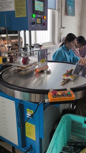 Two-station automatic rotary high-frequency welding machine