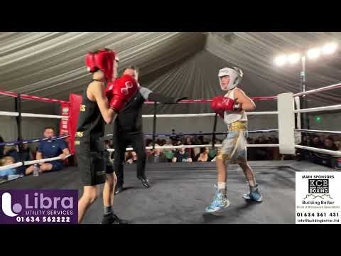 12 Freddie Bowels V Tommy Carter