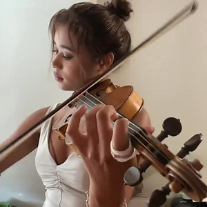 An amazing play by @hannahwhiteviolinist on Instagram 😍 Check out the whole video on her page🖤🎻 #violinist #violin | Soundbrenner