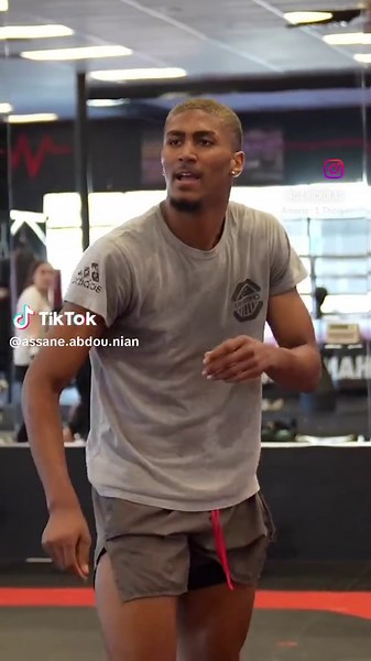 Vidéos de Assane abdou Niang (@assane.abdou.nian) avec son original - Assane abdou Niang