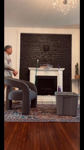 packing boxes 📦..then intermission for a TLC tribute show..Tour coming soon to a city near you!✨ | David O'Shell