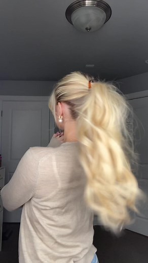 How to Use a Banana Clip for Cute Hairstyles