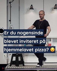Har du venner, som kunne finde på noget så vederstyggeligt, som at lave deres egen pizza? 🍕😂 Måske prydet med dåsemajs, flødehavarti - eller itureven pålægsskinke? 🤦‍♂️ Lej showet “Anders” på anden.dk for kun kr. 25,- eller køb det for kr. 95,- 🦆⠀ 👉 https://anden.dk/shows/anders/ | Anders "Anden" Matthesen