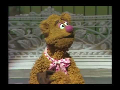 The Muppet Show - ￼104: Ruth Buzzi - Fozzie’s Comedy Act (1976)
