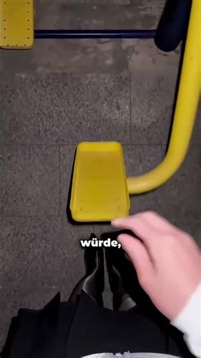 Das passiert wenn man sich seiner Angst vor der Schaukel stellt! 😲