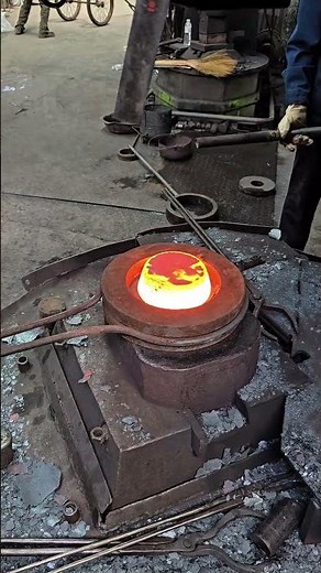 Inside the forging factory The process of shaping steel billets using molds #process #forging