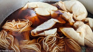 How to Make Natural Dyes From Plants | Textile Indie