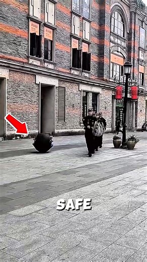 China’s Futuristic Police Robot #PoliceRobot #ChinaTech #AIInnovation