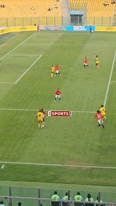 GOAL! Ghana Doris Boaduwaa chases after a lost cause and forces Egypt's goalkeeper into an error to put the Black Queens ahead. Ghana 1- 0 Egypt Aggregate: Ghana 4-0 Egypt #3Sports | 3Sports GH