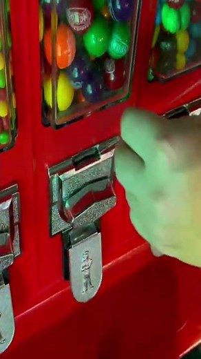 Does This Coin On A String HACK Work In Vending Machines?! #Shorts