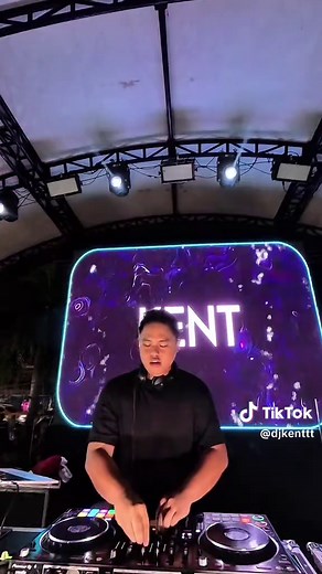 I played UPUAN by GLOC 9 #djkent #danao #cebu #dj #fiesta