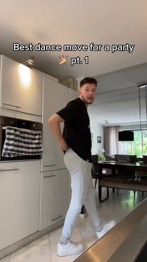 Best Dance Moves for a Party 🎉