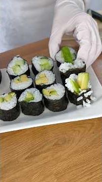 Vegan Sushi Maki with Avocado & Cucumber 🥑 Simple, healthy & fish-free