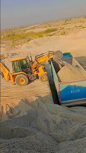 JCB Loading Action | इतनी तेज़ लोडिंग पहले नहीं देखी होगी!