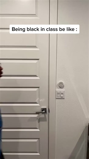 This always happened to me in class😬😂