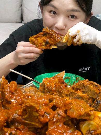 매운등뼈찜: 술안주로 최고인 매운 음식