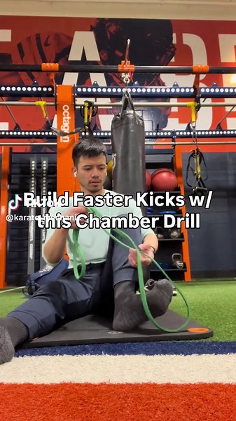 Most karatekas focus on the kick itself. But the real secret is the chamber. If your chamber is weak, your kicks will always feel slow and unstable. Try this drill: 🥋 Resistance band side kicks 🥋 Single-leg squats while holding the chamber This builds hip strength, balance, and faster kick recovery for kumite. Train it consistently and your kicks will start snapping out faster. Follow for more karate training drills 🥋 #karate #martialarts #shotokan #kumite #kungfufighting