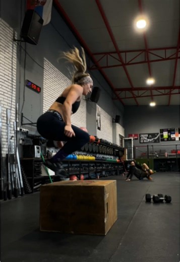 Mastering Box Jumps for Enhanced Fitness Training