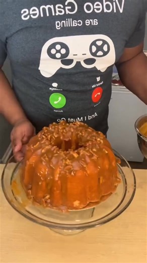3.3K views · 23 reactions | Grab the recipe to this poundcake & 50...