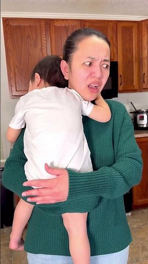 Baby Poop alert 👶🏻💩😂😱❤️🌈✅🚀