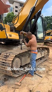 Excavator Chassis and Track Chain Replacement #mechanic #mechanicjack #excavator #trackchain #chassis | Mechanic Jack's team