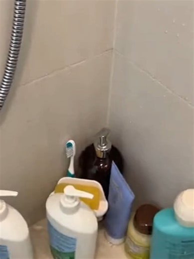 A tiny change can make a huge difference! ✨ Install this no-drill Shower Caddy and transform your messy shower into an organized, stress-free space. Simple, quick, and totally hassle-free! #bathroomhack#showercaddy#homeorganization#cleanhome#organizationhacks