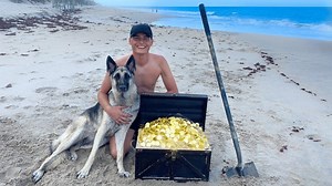 972K views · 9.2K reactions | We go metal detecting underwater for gold coins on Florida's Treasure Coast!  | D ALL MY D | Facebook